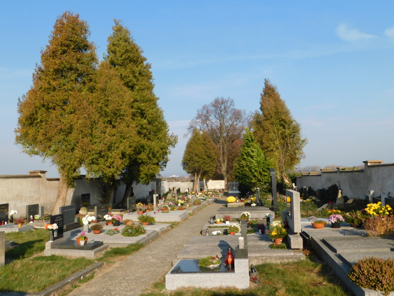 Hřbitov 7.11.2018.JPG